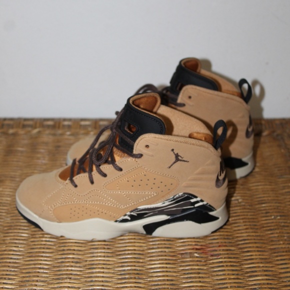 Jordan Jumpman MVP Preschool shoes. Flax/Baroque Brown/Black colorway. Sz. 1Y - Picture 2 of 8
